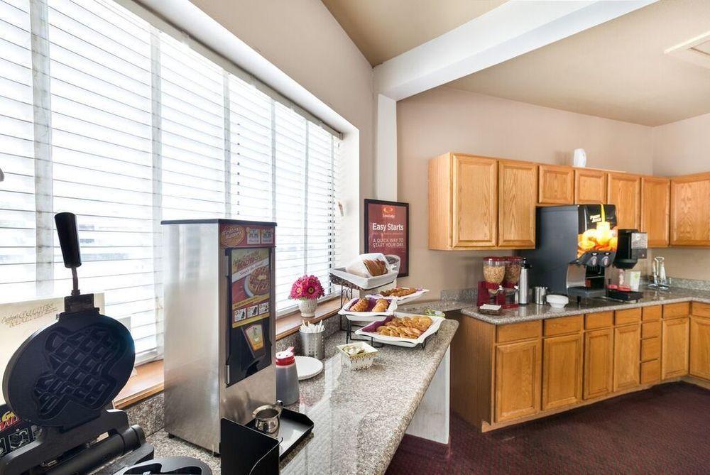 University Inn & Suites San Antonio Ngoại thất bức ảnh
