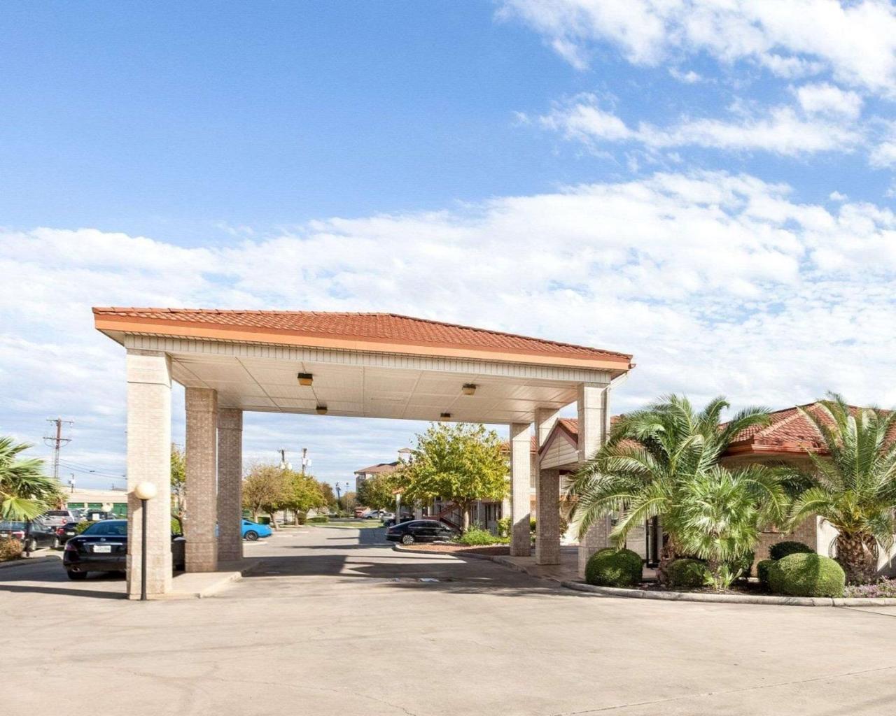 University Inn & Suites San Antonio Ngoại thất bức ảnh