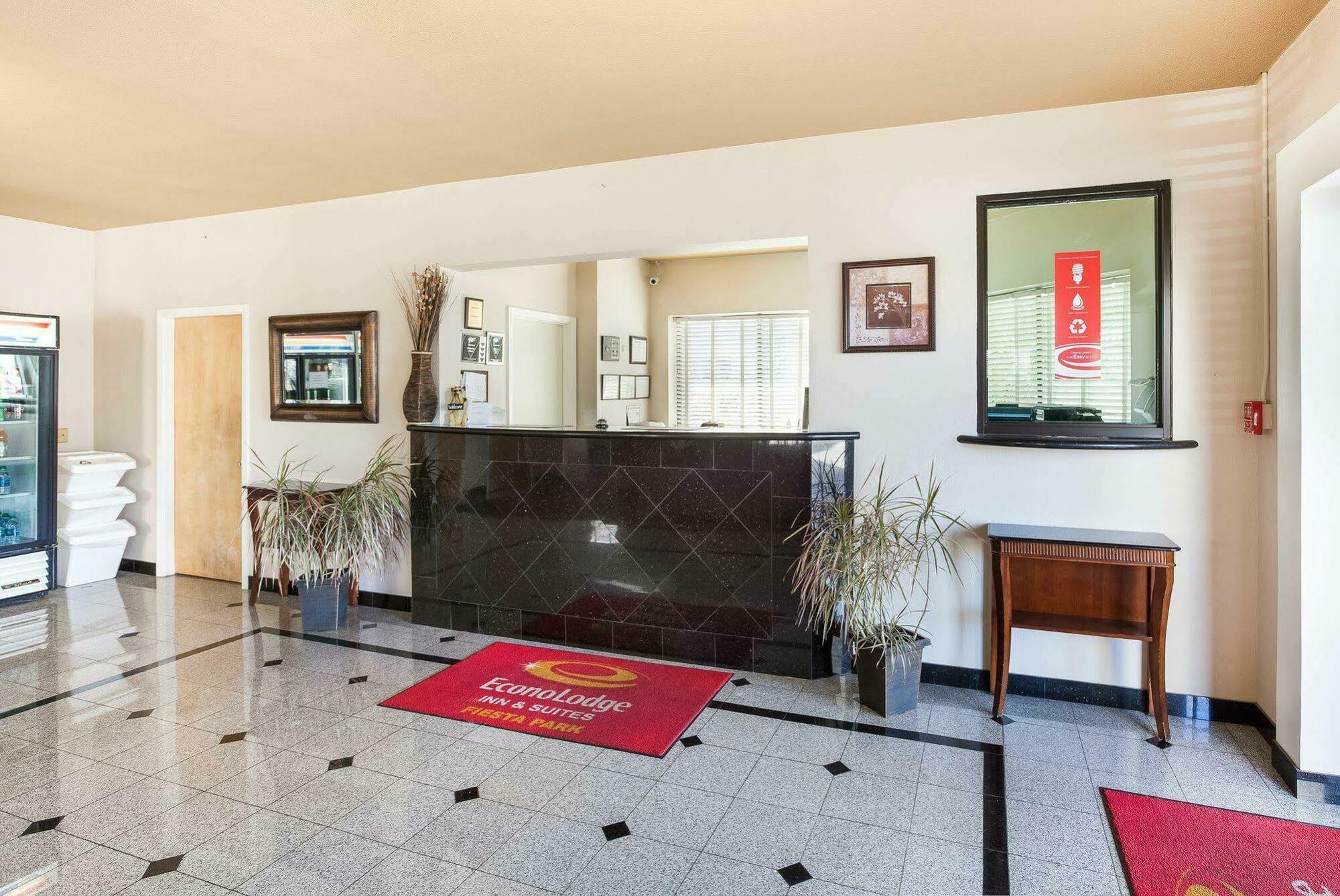 University Inn & Suites San Antonio Ngoại thất bức ảnh