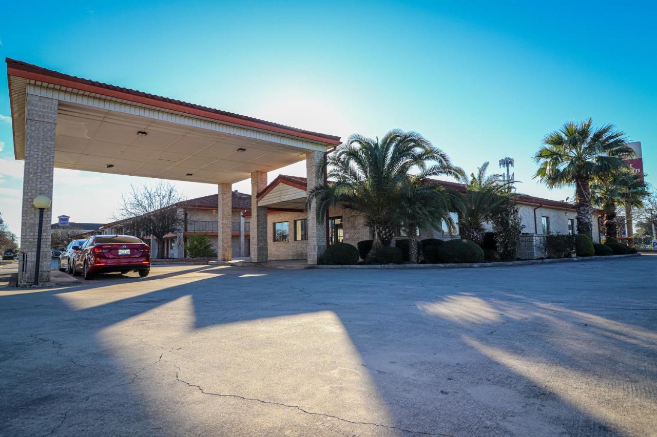 University Inn & Suites San Antonio Ngoại thất bức ảnh